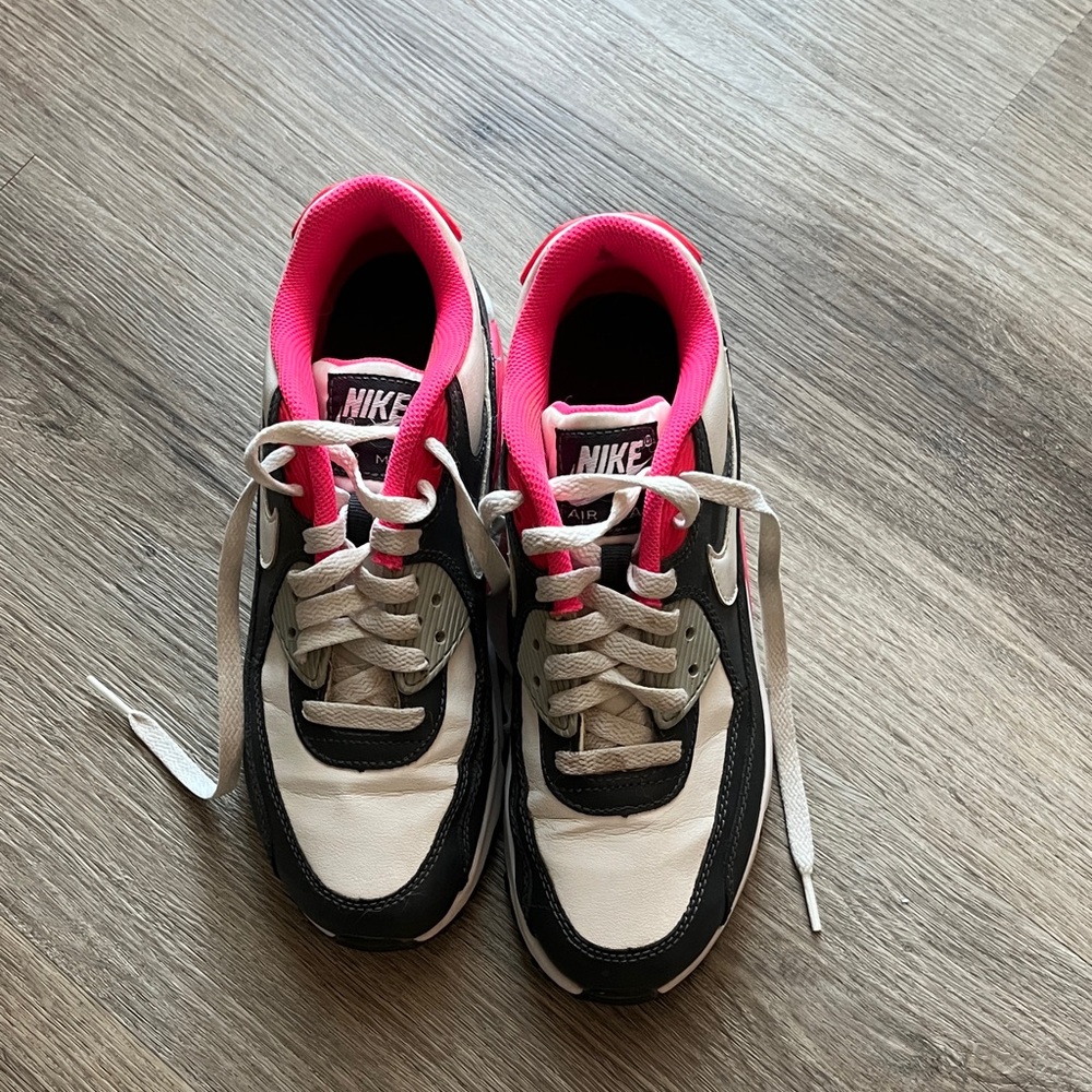 Nike Air Max Black and Pink Sneakers